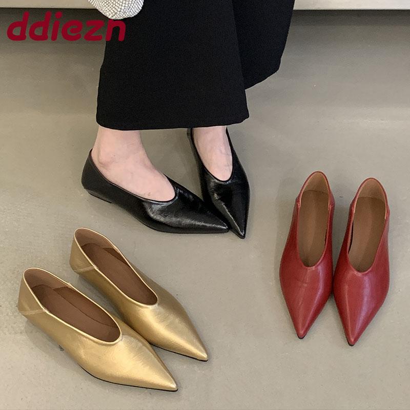 Fashion 2025 New Footwear Shallow Women Flats Slip On Shoes Soft Female Casual Fashion Pointed Toe Ladies Flats With Shoes Spring Autumn