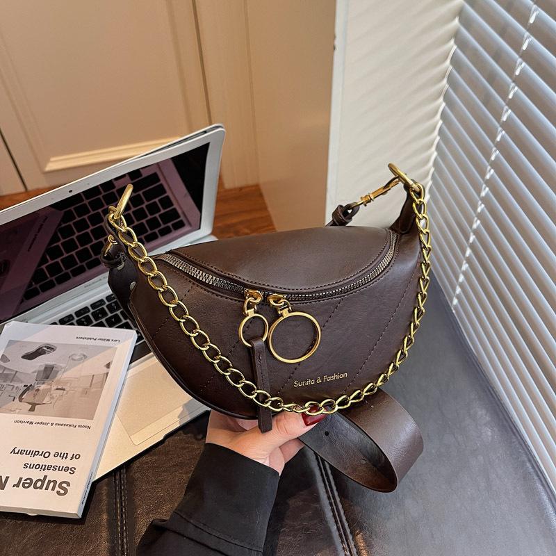 

ins versatile saddle bag women s 2025 new autumn and winter foreign style super fire messenger breast bag fashion chain shoulder bag