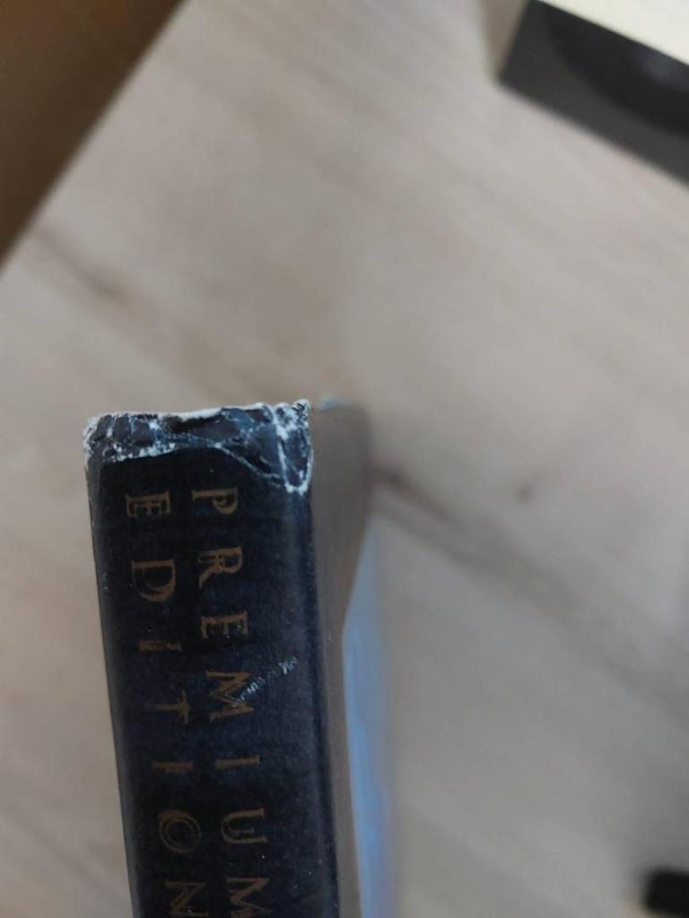 [USED] Limited Edition of 1000 Copies of Beksiński's Art Book with Gold-plated Binding