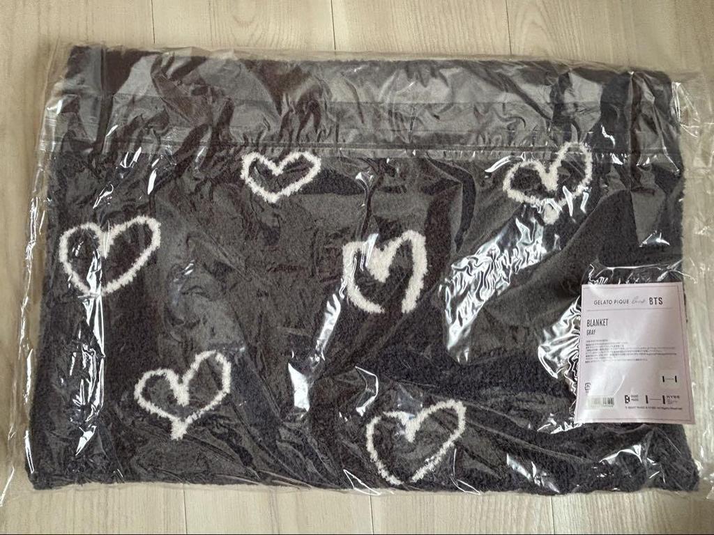 [USED] Price reduced: Gelato Pique x BTS BLANKET GLAY
