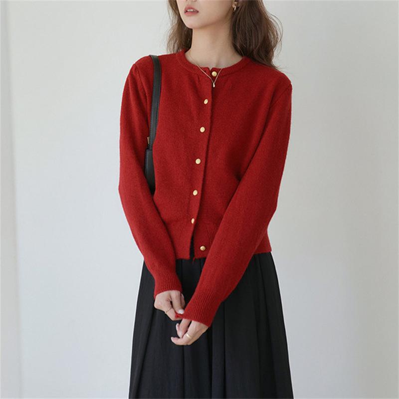 

Осень и зима новый ретро маленький золотой пряжкой вязаный кардиган женский свободный и универсальный повседневный свитер-жакет с круглым вырезом one size fits all красный
