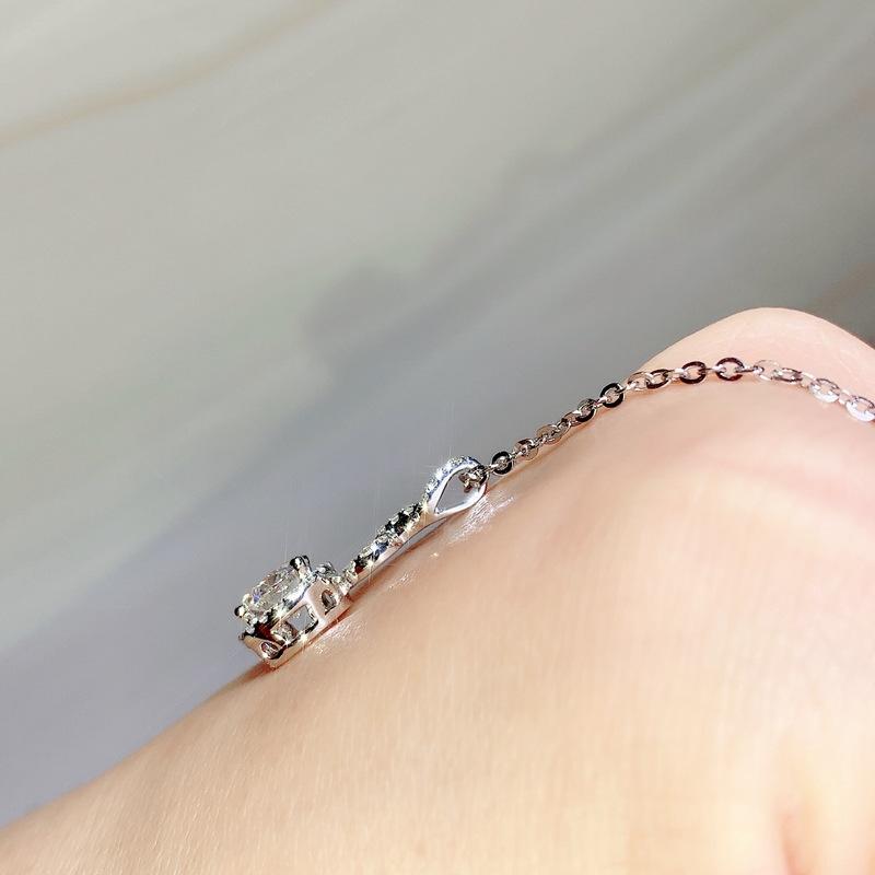 Kuaishou Recommends Imitation D-Color Mozzarella Diamond Necklace, Carat Eight Hearts And Eight Arrows Concentric Knot Pendant.