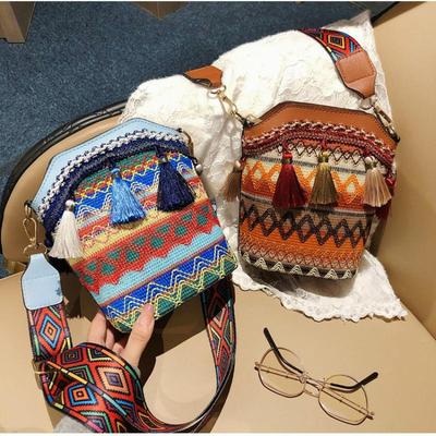 Etnik Tarzı Dokuma Püskül Kova Çanta Yeni Bohemian Tek omuz askılı çanta Kadınlar için Crossbody Çanta
