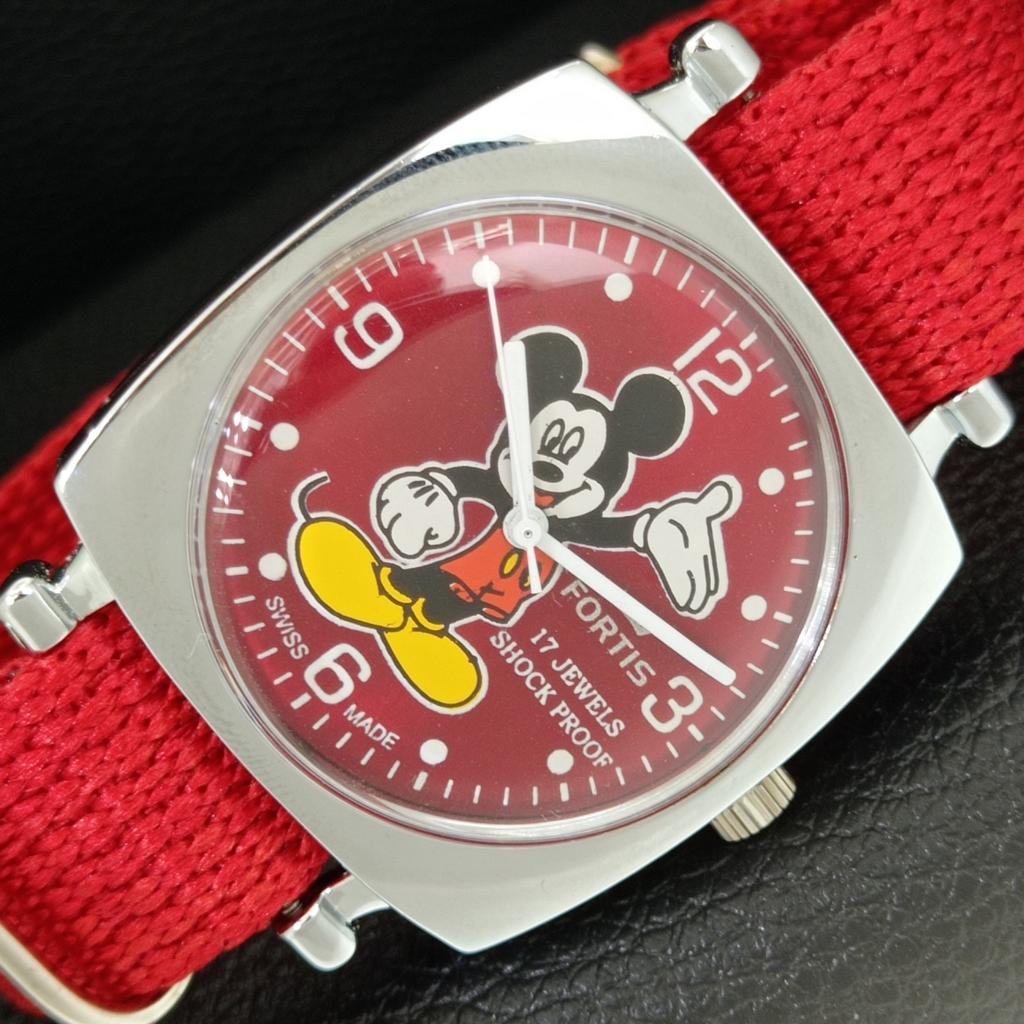 

REFURBISHED VINTAGE HAND-WINDING SWISS MENS RED COLOR DIAL WATCH a707272-1