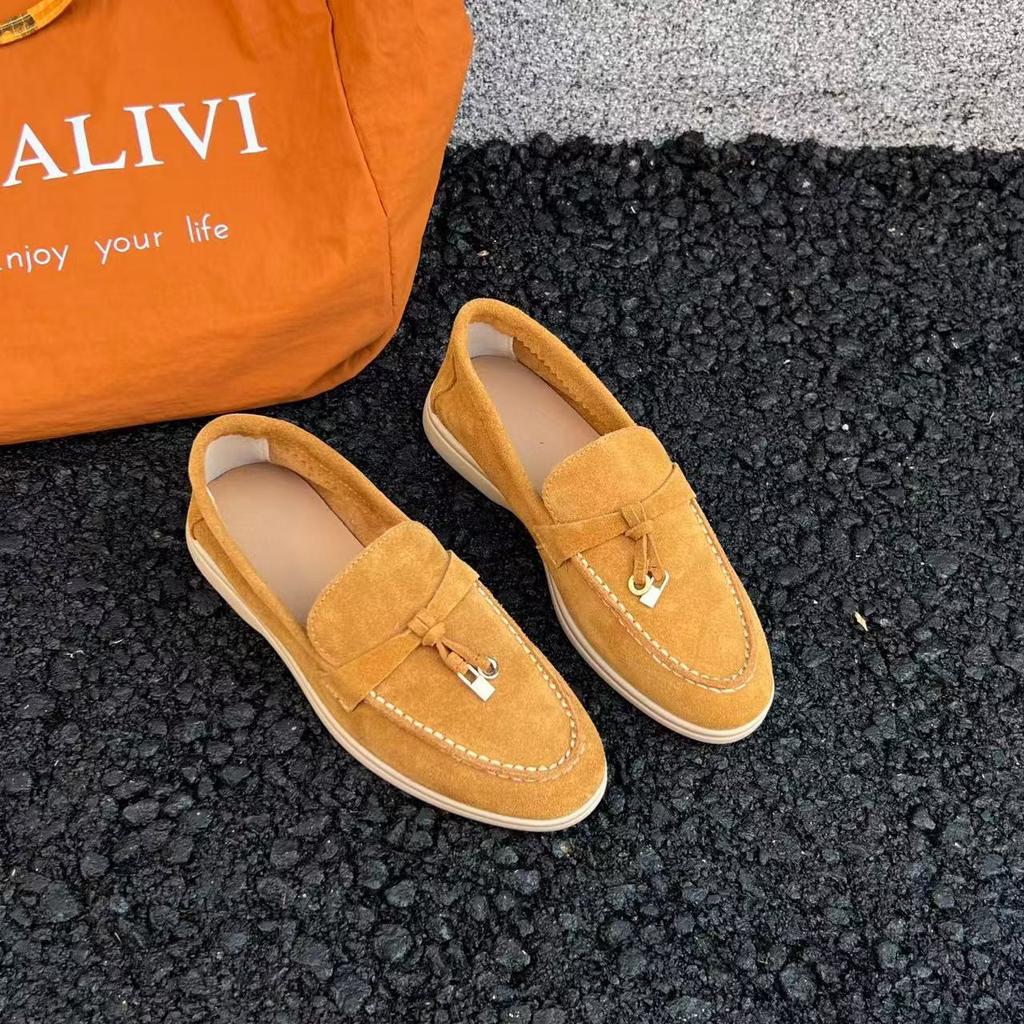 Sheepskin version fringed lock female flat-bottomed lazy one-pedal versatile soft-soled beanie shoes cashmere single shoes