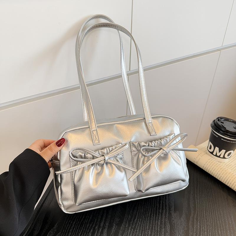 Fashion Faux Leather Shoulder Bag with Cute Cloud Charm Handbag, Bow Accent Multi Pocket Design, Casual Underarm Purse for Daily