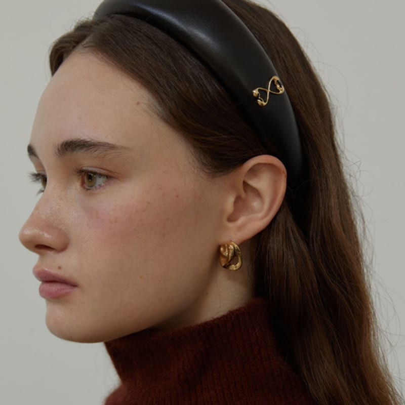 

ЛЮБИ МЕНЯ МОНСТР Повязка на голову из кожи с подкладкой из пуха L (L243MHA010) BLACK