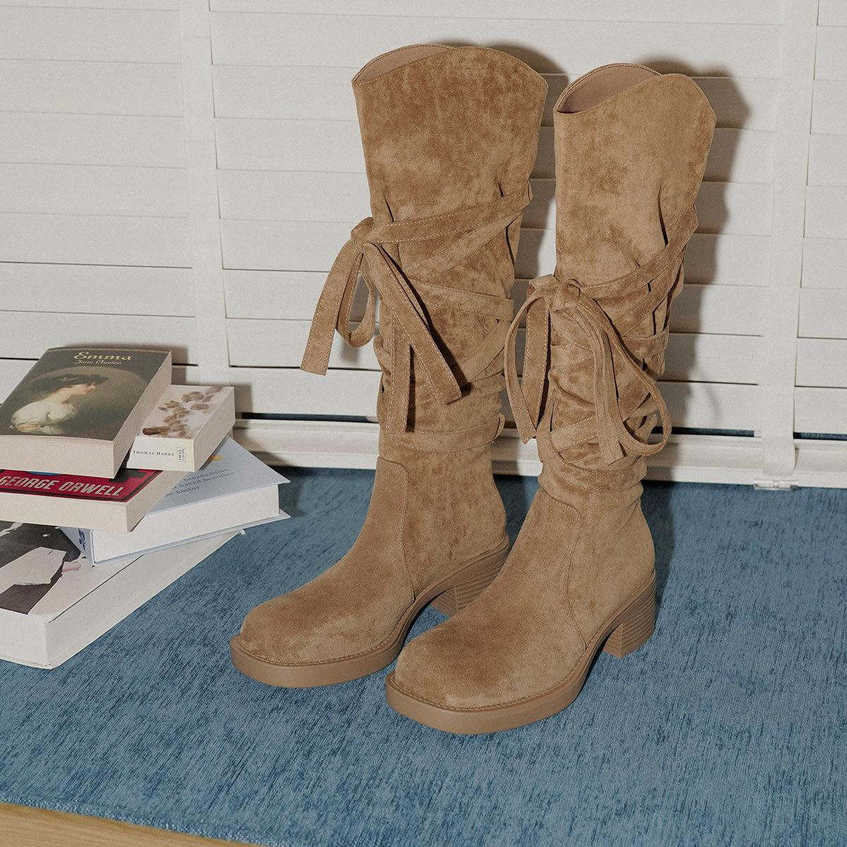 

Ретро Мода Универсальные Ремни Ботинки на Меху Женские Нишевый Дизайн Чувство Отпуск Пустыня Высокий Каблук Рыцарские Сапоги 39