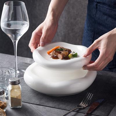 Nordyckie Chmury Talerz o Specjalnym Kształcie Styl Ins Modny Artystyczny Koncept Talerz Charakterystyczny Biały Talerz Kreatywny Restauracja Hotel Ceramika Zastawa Stołowa