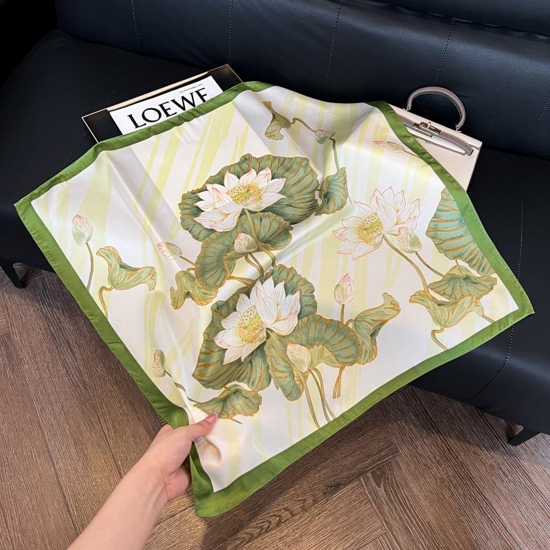 New silk scarf women's fashion versatile high-end small square scarf Korean version neck protection scarf spring and autumn retro scarf binding bag