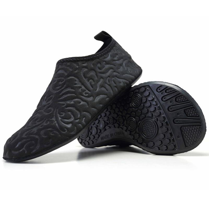 2024 Couple Aqua Shoes Summer Lightweight Men Water Shoes Quick-Drying Women Beach Shoes Soft Anti-Slip Sneakers Free Shipping
