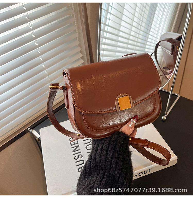 Retro Niche Underarm Bag Women's 2025 Spring New Trendy Saddle Bag Simple Commuter Shoulder Crossbody Bag