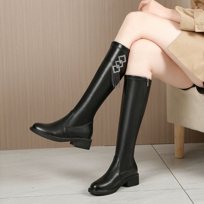 

Черные кожаные туфли на среднем каблуке с круглым носком и стразами, с голенищем до колена, женский тренд 2025, рабочие осенне-зимние длинные сапоги для женщин 40