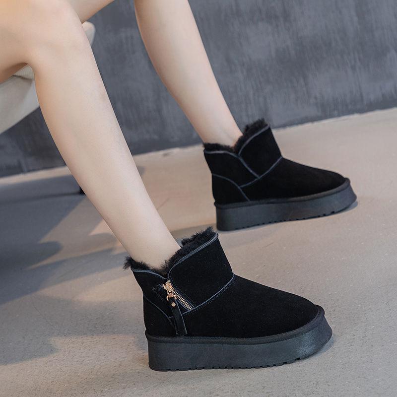 Thick-soled snow boots women's 2025 new winter plush fur integrated thickened Northeast cotton shoes fluffy shoes one pedal