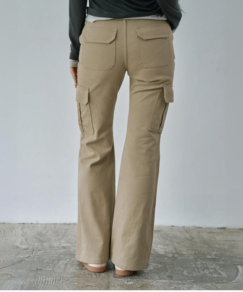 WAARFORWOMAN W1154 D-Ring Cargo Bootcut Pants_Beige