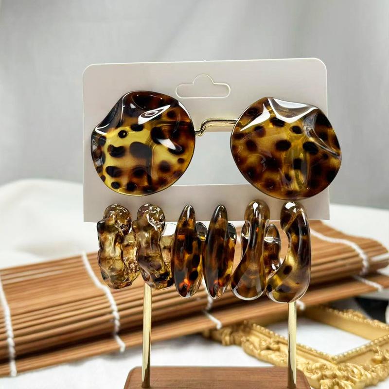 Four Pairs of Autumn and Winter Amber Retro Leopard Print Stud Earrings Set Earrings Versatile New Earrings Batch