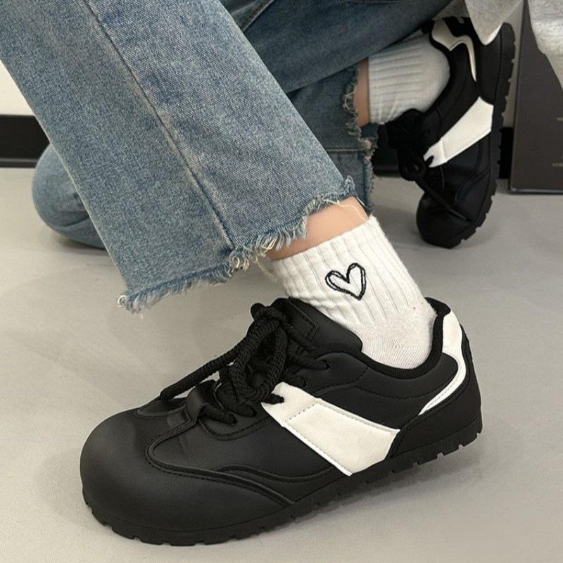 Spring and autumn German training shoes women's 2025 new flat-bottomed lace-up board shoes versatile ins trendy niche design casual shoes