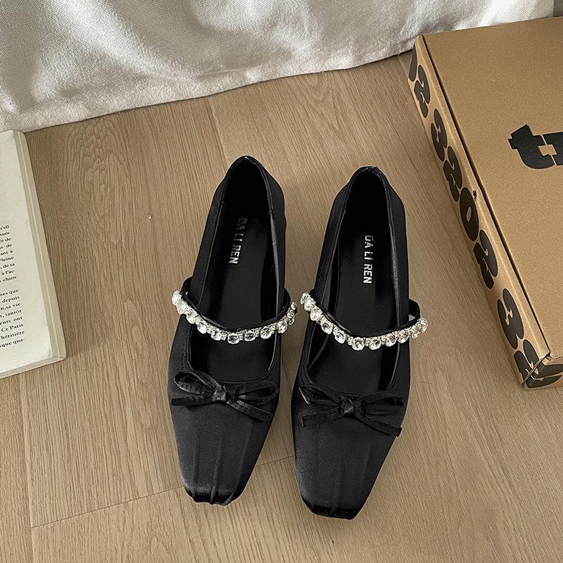 White retro French flat bottom square head shallow mouth single shoes women's summer 2025 new models with skirt inner height increase Mary Jane shoes