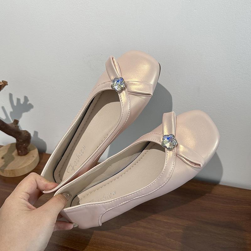 

French retro bow low-heeled small leather shoes women s 2025 autumn new comfortable and versatile loafers square head single shoes 39 розовый