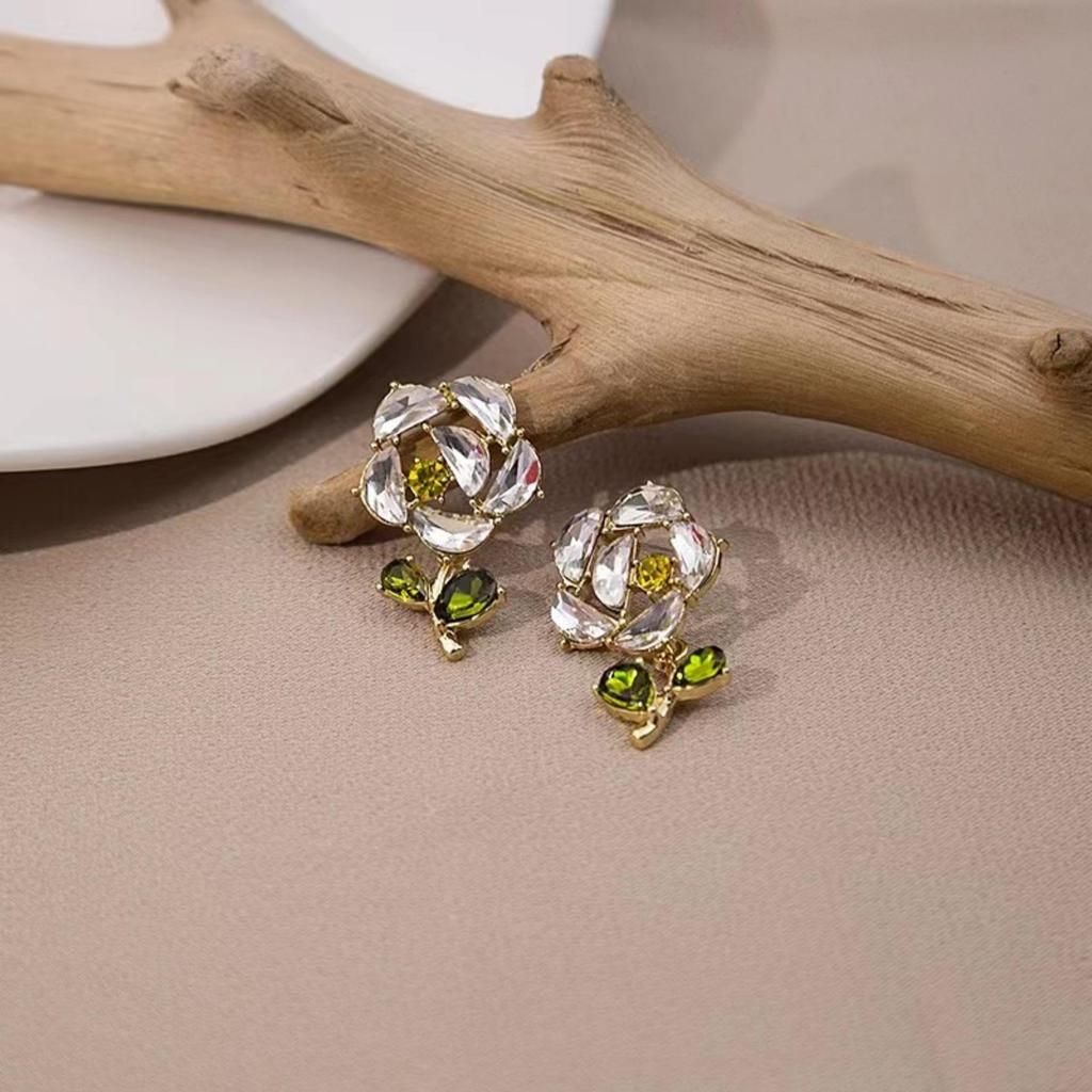 Sweet Diamond-Studded Flower Stud Earrings - Hepburn Style, Minimalist Luxury Jewelry