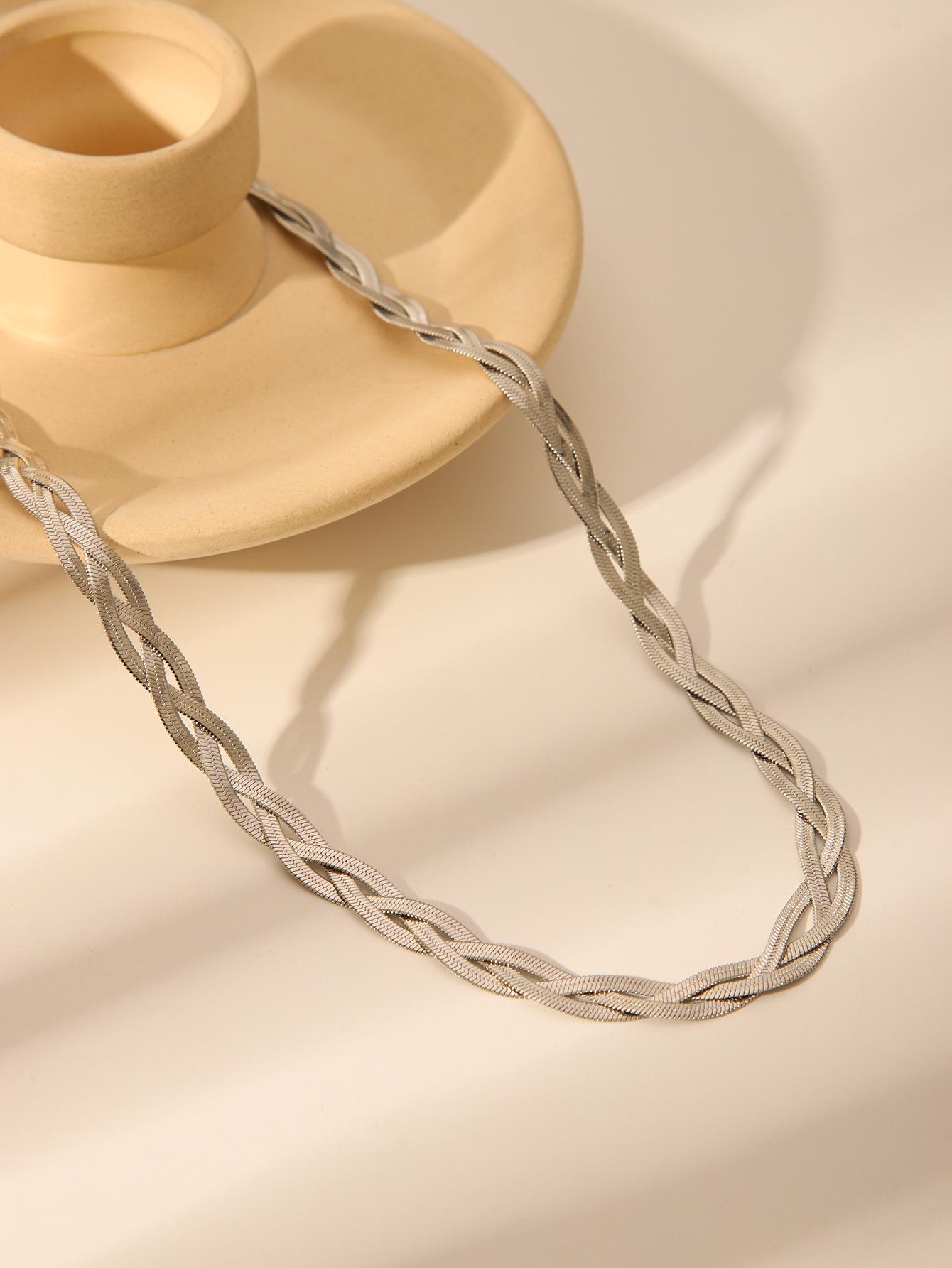 Стильный дизайн с перекручиванием: Минималистичное ожерелье-цепочка из нержавеющей стали с гальваническим покрытием, «змеиная кость»