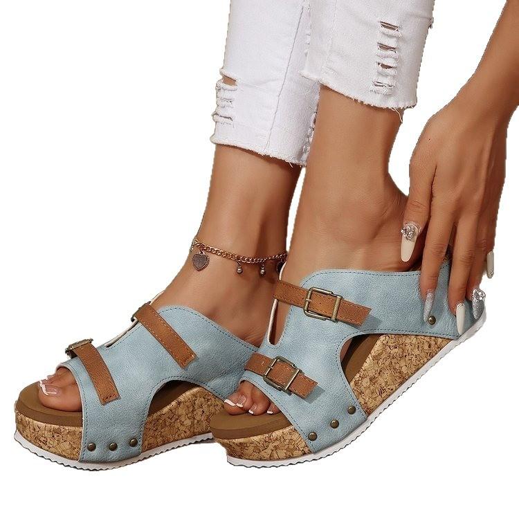Large size thick-soled wedge slippers 2025 summer new belt buckle rivet beach open-toed women's shoes