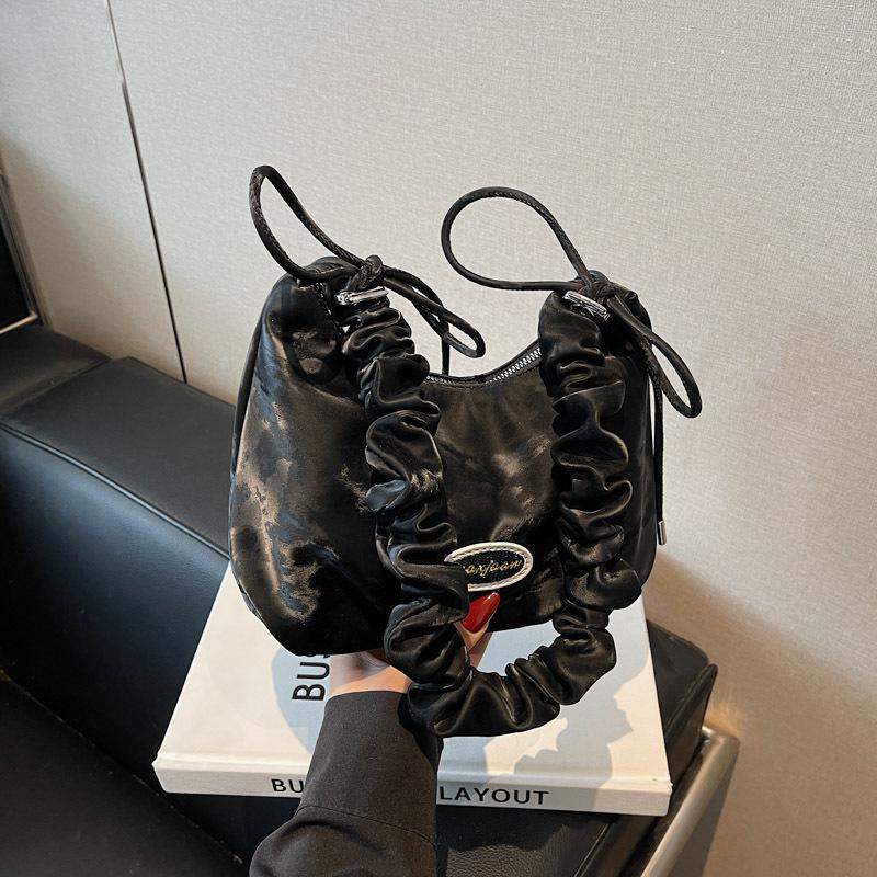 

Летняя сумка подмышку женская новая плиссированная сумка-облако-пельмень нишевая универсальная одноплечевая сумка-мессенджер