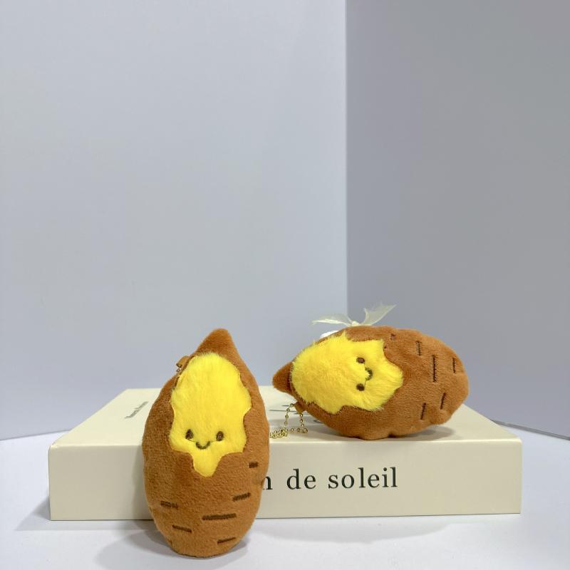 Cute Creative Light Color Raw Sweet Potato Plush Doll Keychain Cartoon Simulated Food Stuffed Doll Pendant Decor Accessorie Gift
