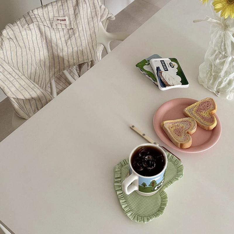 Herzförmige karierte Essmatte mit plissierter Spitze, niedliche Isolieruntersetzer, tragbare, zarte Schalenuntersetzer, Wohnzimmer