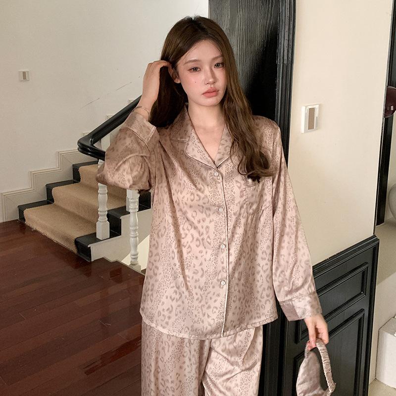 Coffee leopard print Korean pajamas women's ice silk silk autumn and winter comfortable long-sleeved loungewear suit can be worn outside