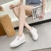 Mode Damen Leder Frühlingstrend Lässige flache Schuhe Mode Einfarbig Slipper Dicksohlige vulkanisierte Schuhe für Damen Plus Samt