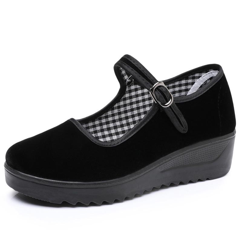 Women's Height-Increasing Non-Slip Work Shoes: Old Beijing Style, Thick-Sole Comfort, Sponge Cake Sole, Ideal for Hotel Staff