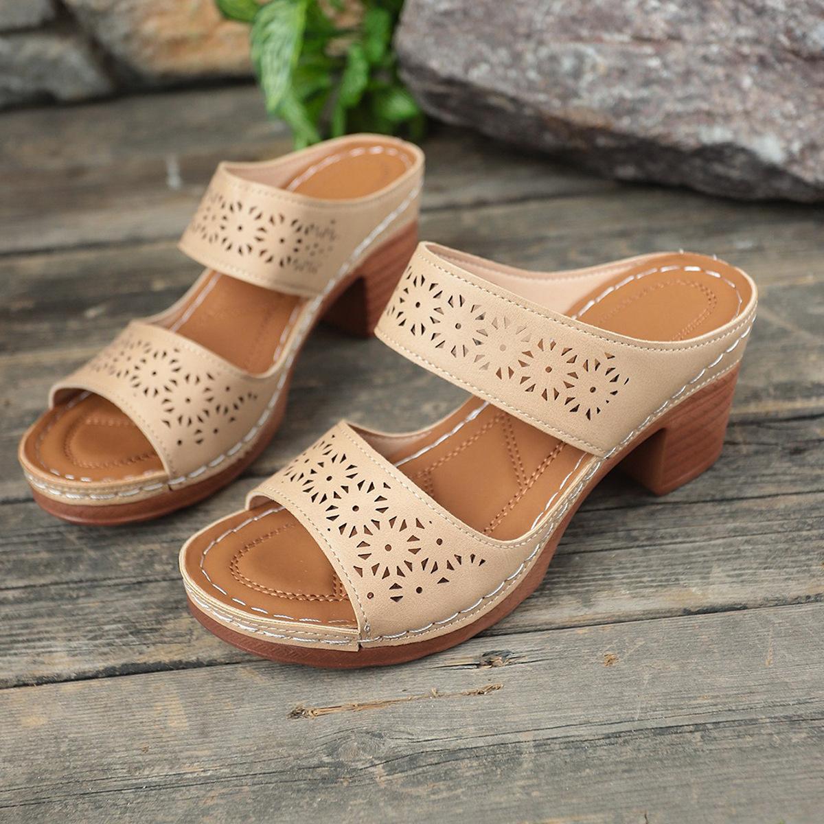 

Лето 2025 новые сандалии большого размера на одном слове, полые дышащие большого размера крутые шлепанцы 43