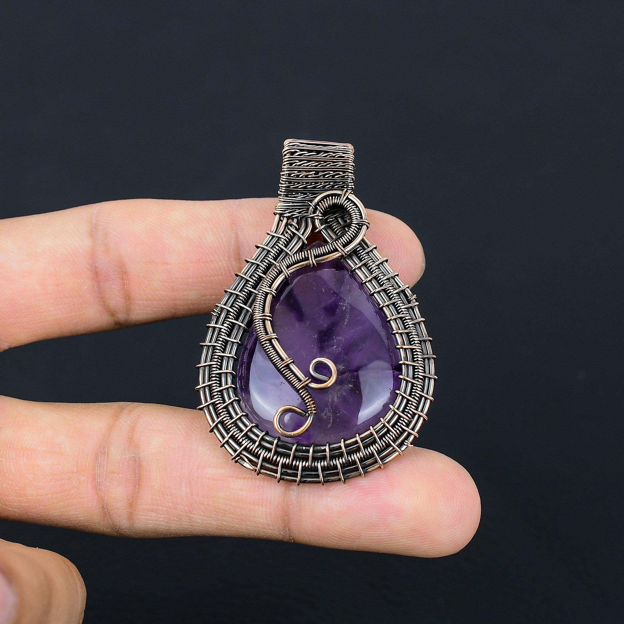 

Аметист 999 Медная проволока, обернутая кулон, Ювелирные изделия с драгоценными камнями ручной работы, Подарки для жены Совершенно новый кулон 2.55 Inches