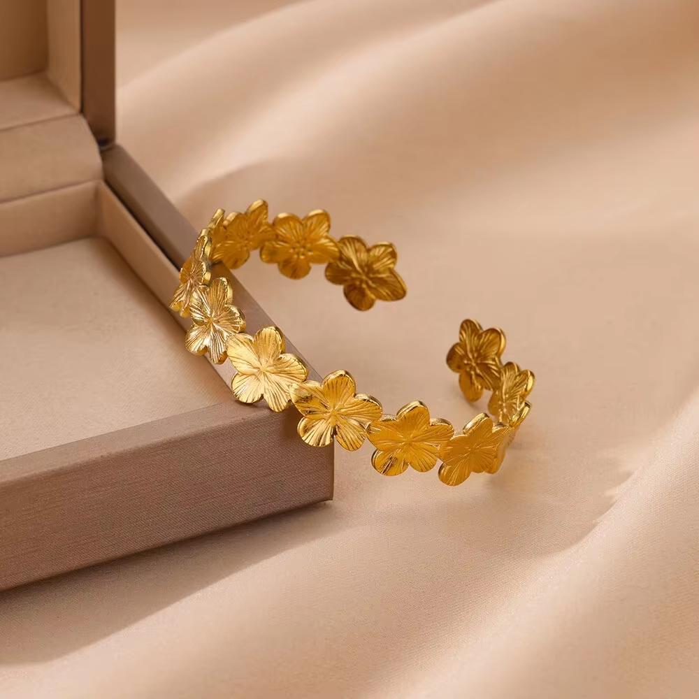 Punk Stainless Steel Twist Chain Bracelet For Women Gold Color Bracelets Cuff Bangles Femme Jewelry Bead Decompression Pulsera