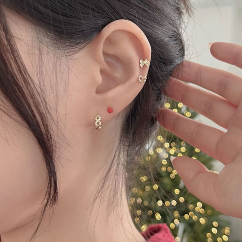 Youngglow 14k Merry Ribbon Cubic Piercing