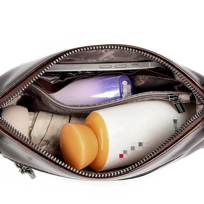 New single-shoulder bag, simple cross-body bag, trendy and retro small square bag.