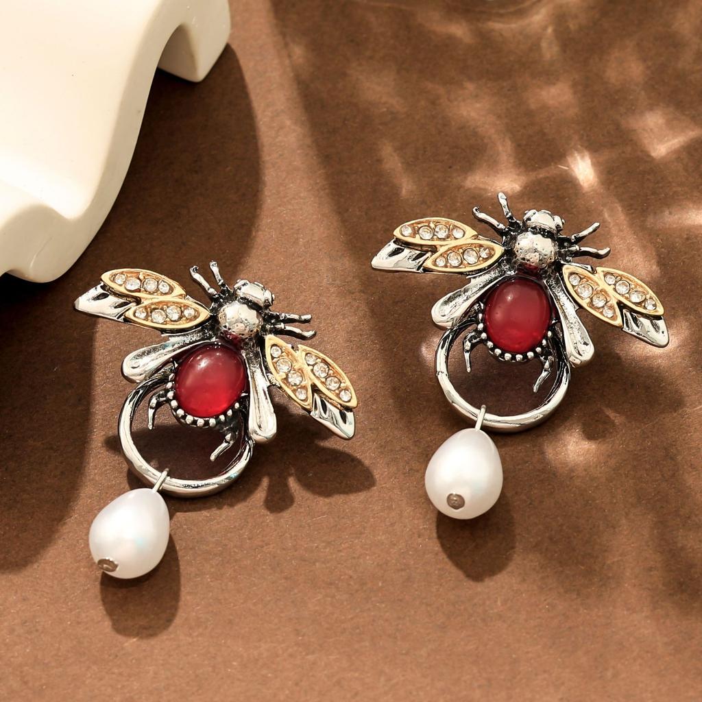 Personalized Retro Insect Water Drop Animal Earrings Necklace Niche High-end Precision Earrings Women