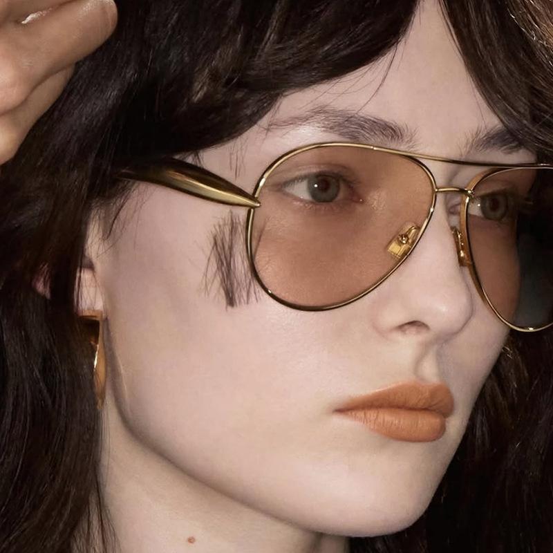 Frog-Shaped Retro Metal Sunglasses: Women's Trendy Street Style for 2025