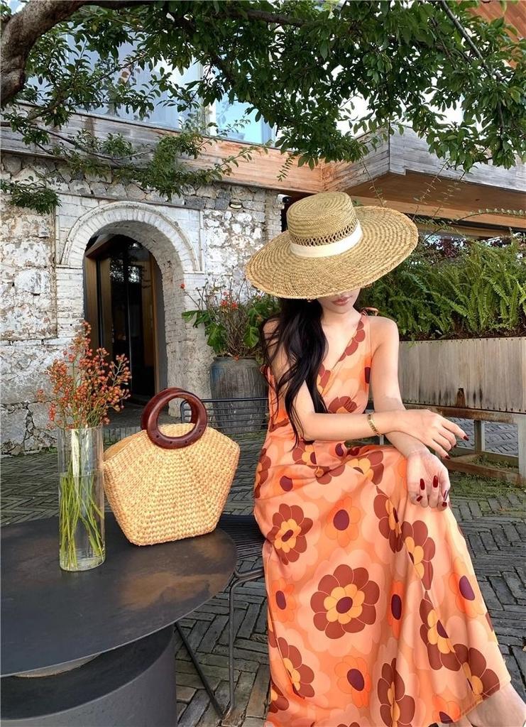 French Retro Orange V-neck Printed Suspender Dress for Women's Summer New Seaside Vacation Super Good-looking Temperament Dress