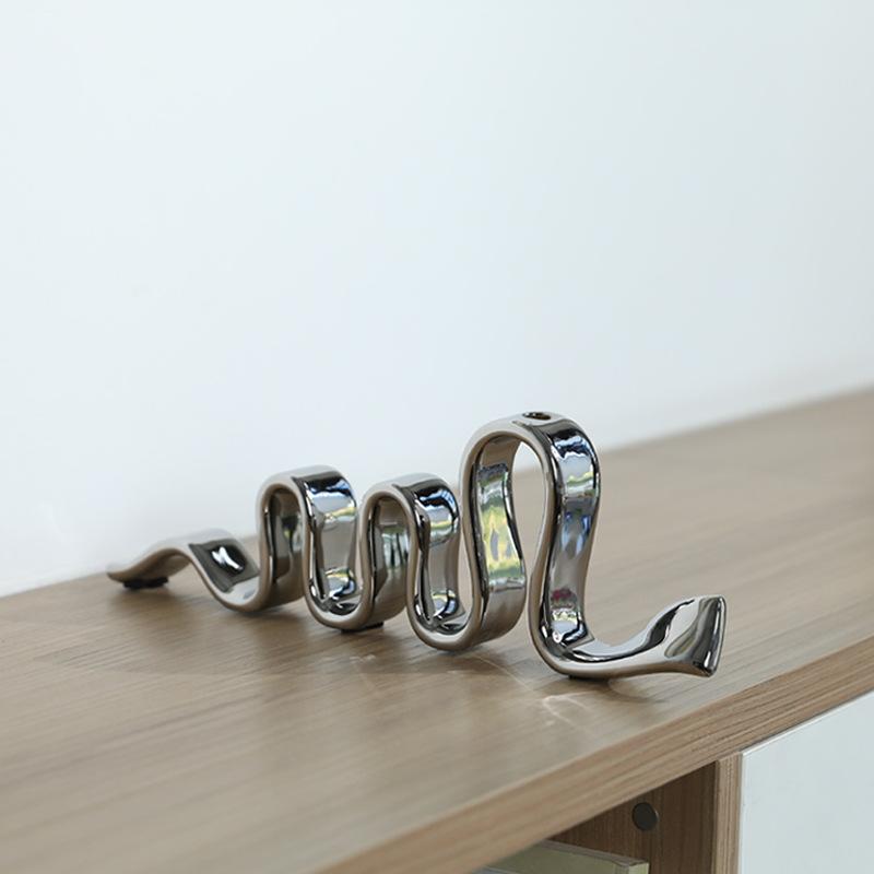 Silver Ceramic Ornaments Abstract Geometric Curved Ribbon Flower Arrangement Handicrafts Bookshelf Pleated Rope Home Decoration