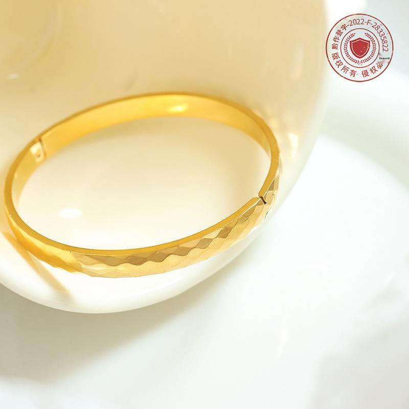 Minimalist Titanium Steel Bracelet - Non-Fading, Light Luxury Jewelry for Men & Women