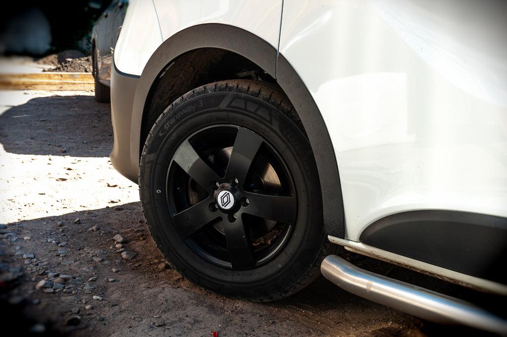 Накладки на арки (6 шт, черные, ABS) для Nissan NV300/Primastar 2016-гг