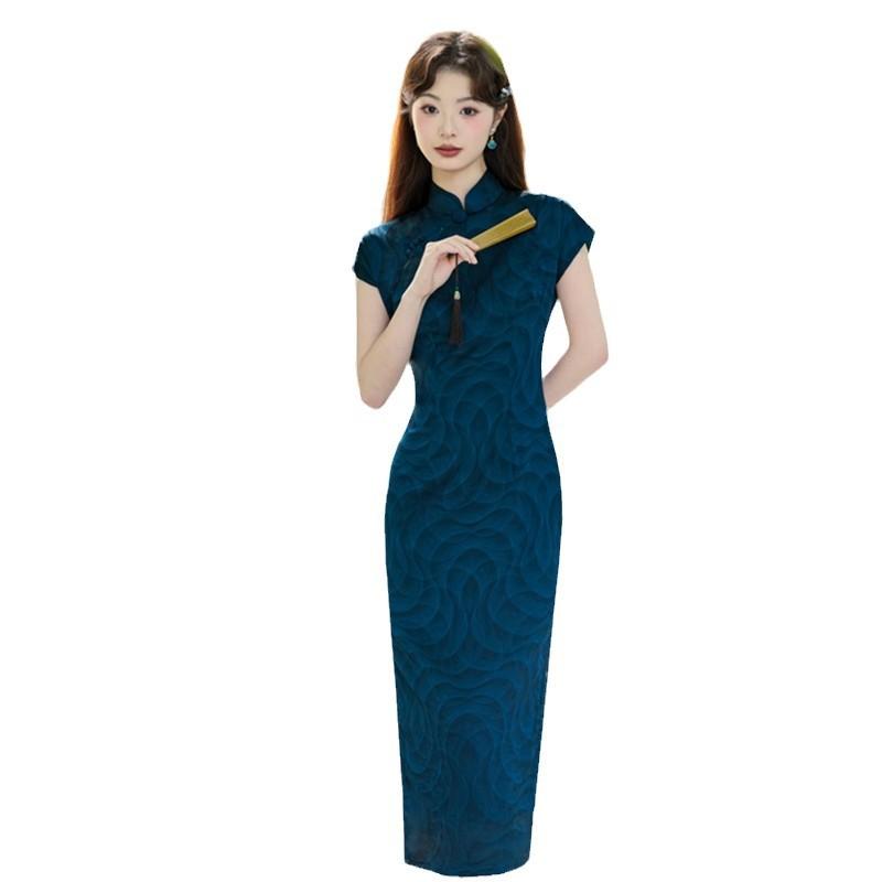 Ai Qi embroidered fashionable young women's long short-sleeved cheongsam spring and summer new improved new Chinese daily cheongsam
