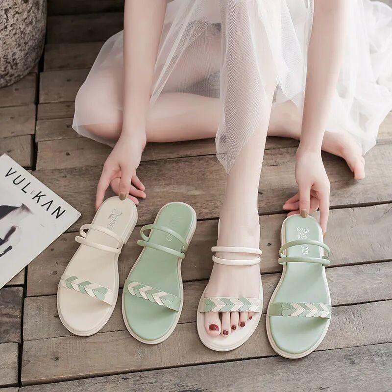 2025 Sandalen Damen Jahr Neu Weiblich Sommer Student Flache Sohle Vielseitig Zwei Tragearten Coole Hausschuhe Klein Frisch Strandschuhe