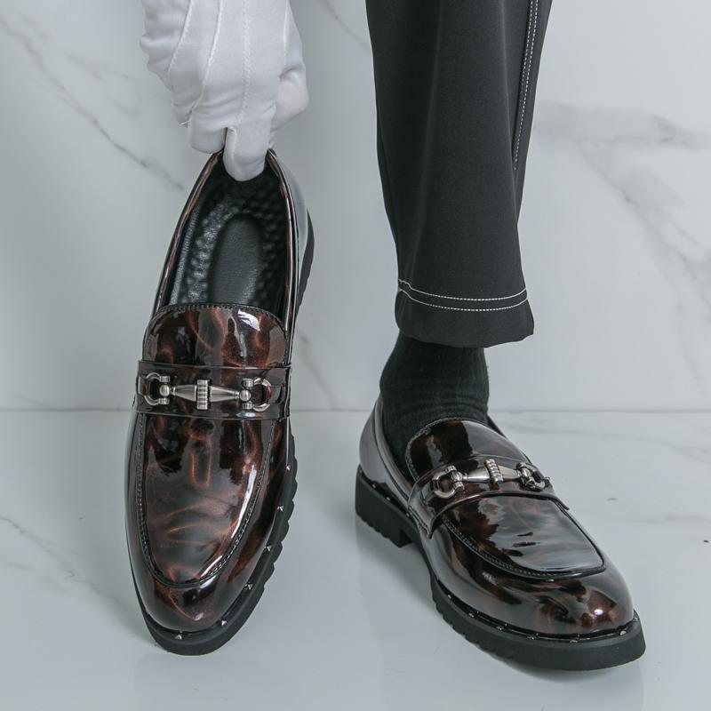 Men's Shoes Four Seasons Loafers Men's Rivets Casual Shoes Large Size Leather Shoes Men's Hairstylist Men's Shoes