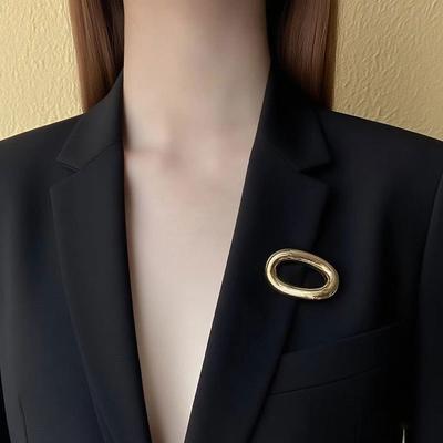 Niche Exaggerated Personality Design Corsage Hollow O-Shaped Circle Stainless Steel Brooch Temperament Light Luxury High-End Pin