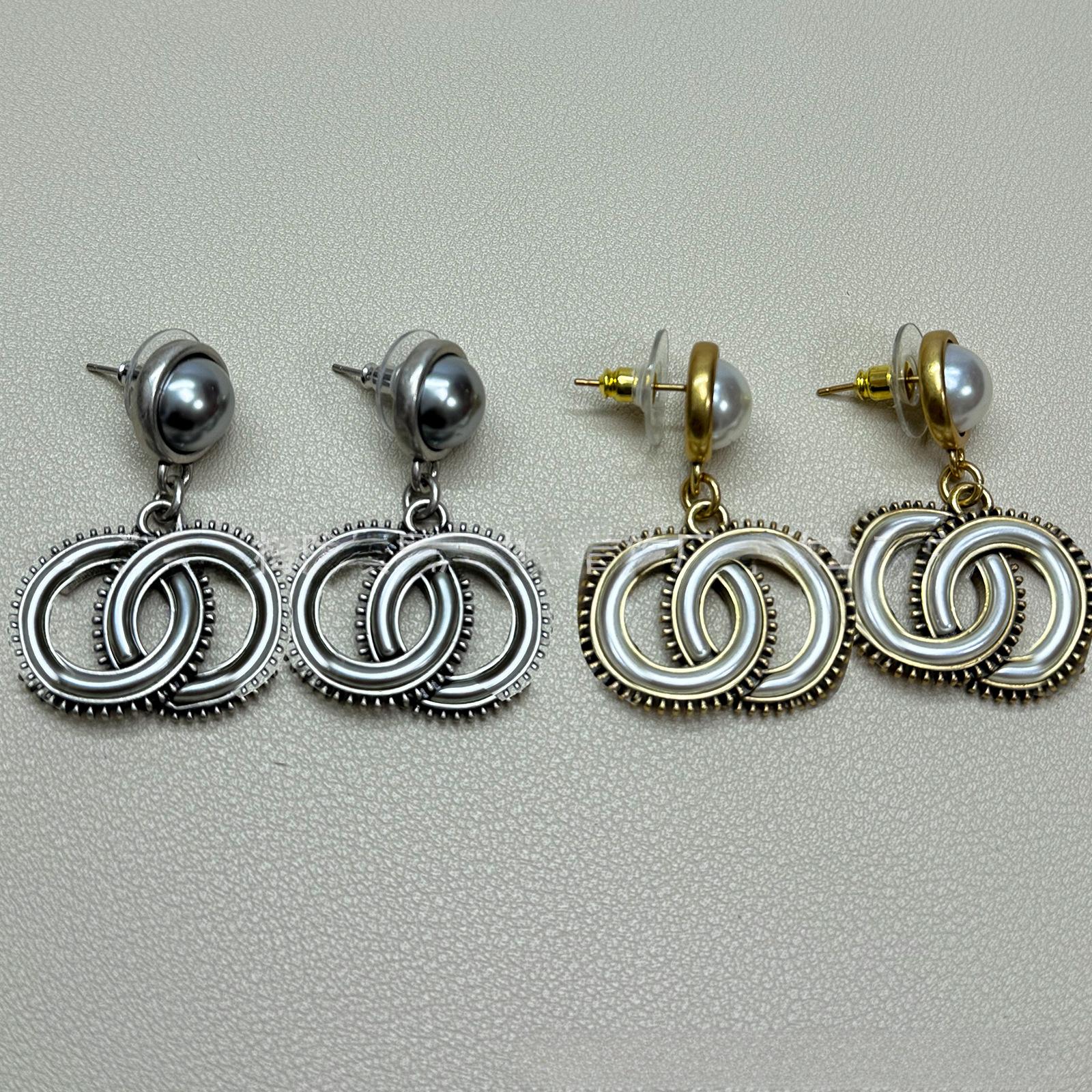 

Double C-style Earrings, Pearl Earrings, Light Luxury Earrings золотий