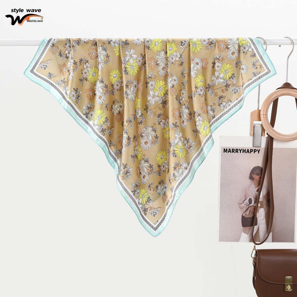 Elegant Chinese Ink Painting Lotus Silk Scarf: High-End, Versatile Retro Print, Popular Decorative Accessory for Women.