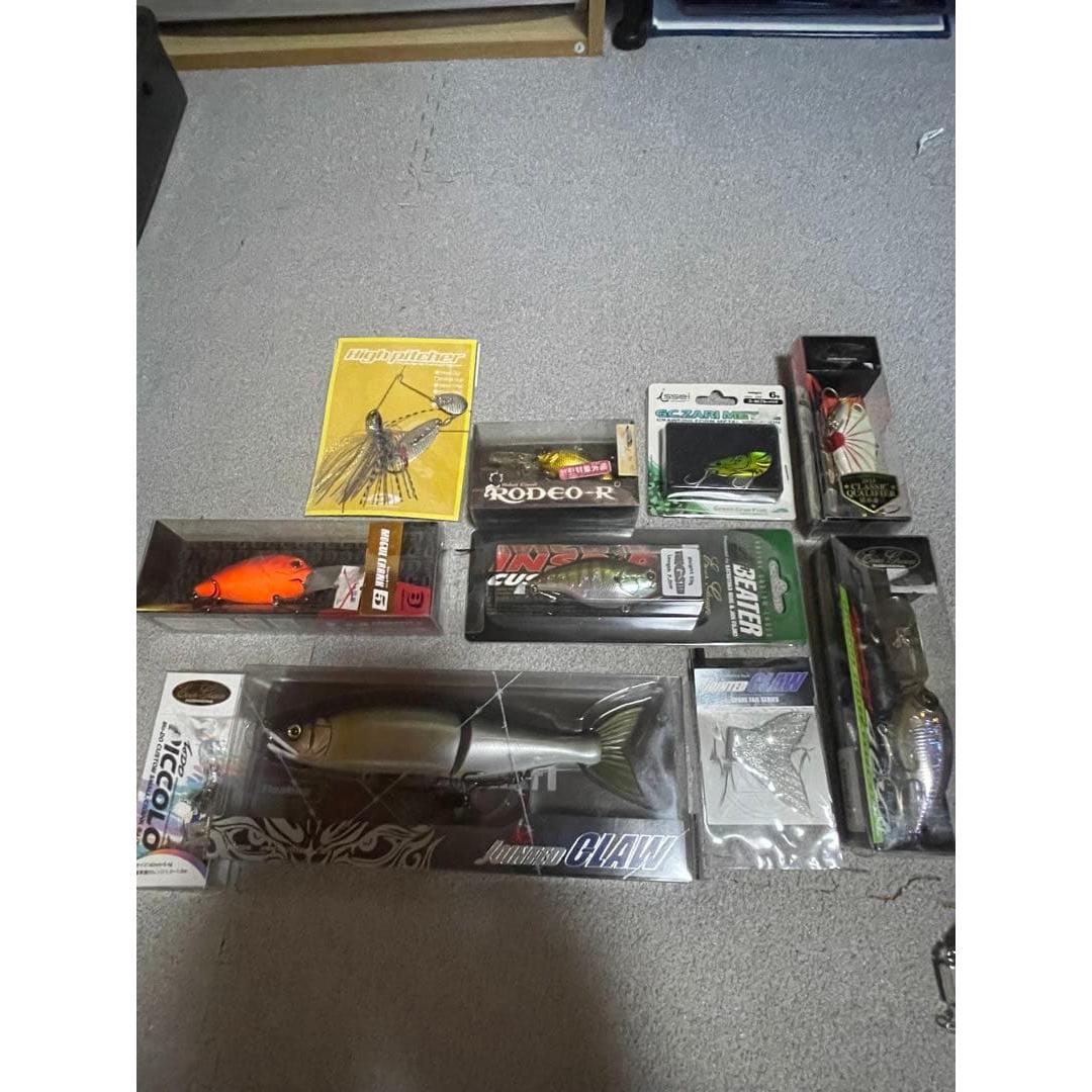 Used Bass fishing lure set bulk sale retired